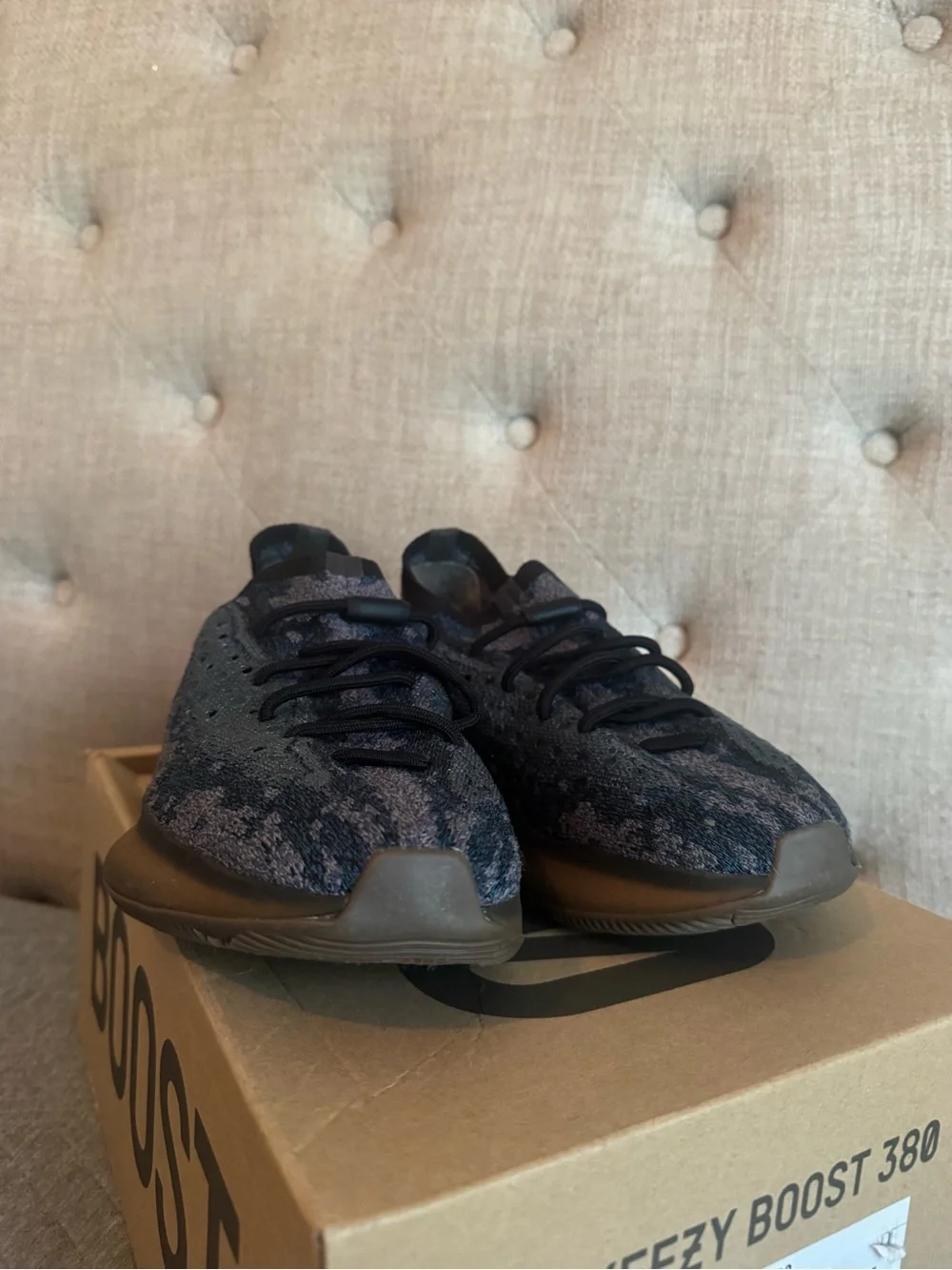 Yeezy Boost Style Low-Top Sneakers in Black and Gray